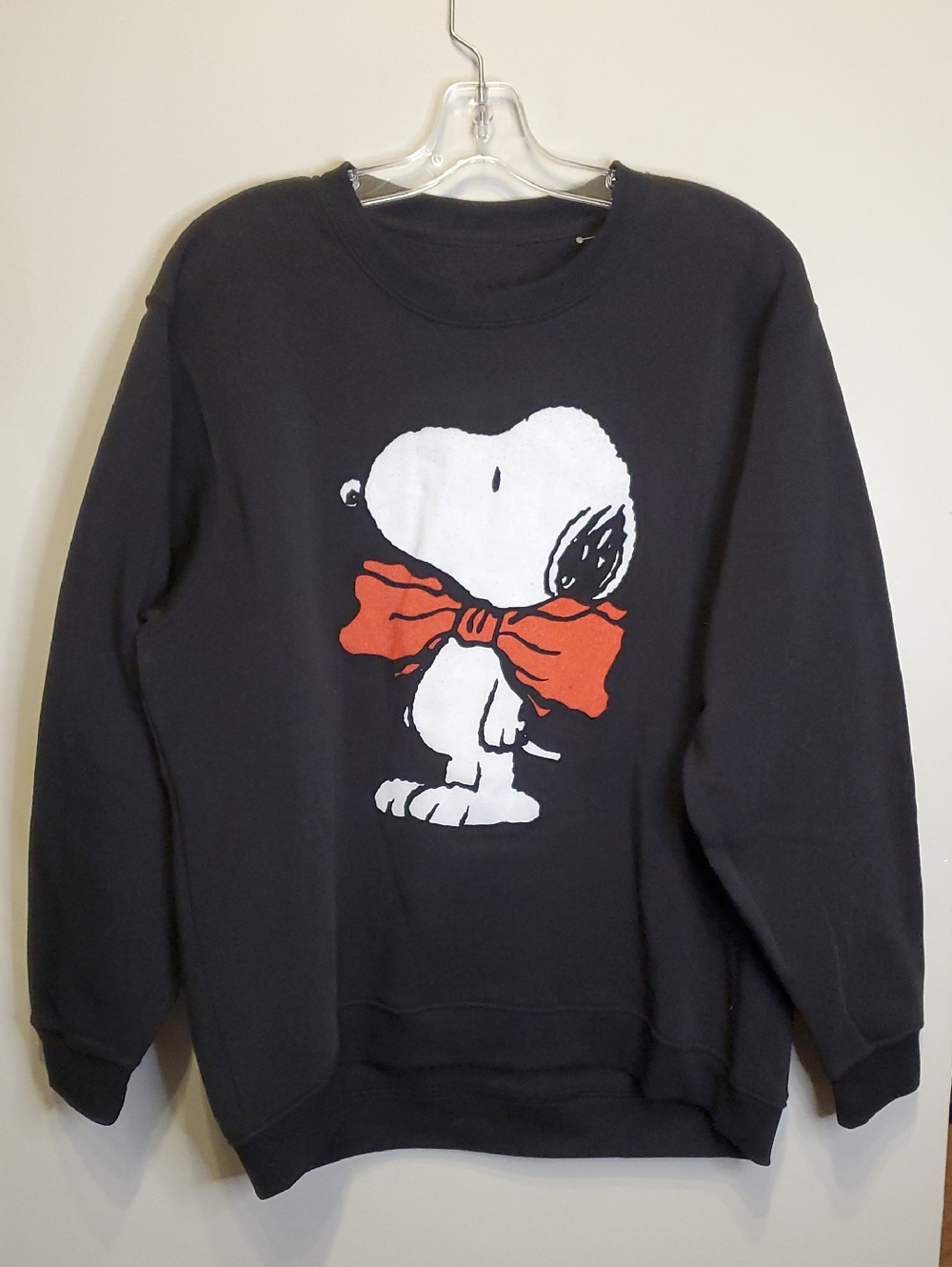 378. NWOT - Peanuts Crewneck Sweatshirt With Snoopy
